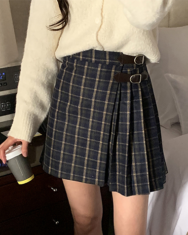 belted pleats mini skirt